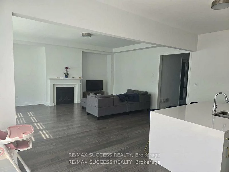 3130, Travertine, 1012 - NW Northwest, Oakville