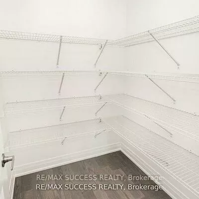 3130, Travertine, 1012 - NW Northwest, Oakville