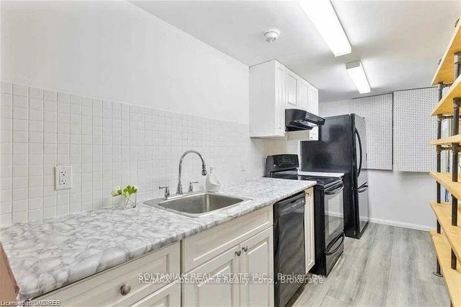 490, STANFIELD, 1020 - WO West, Oakville
