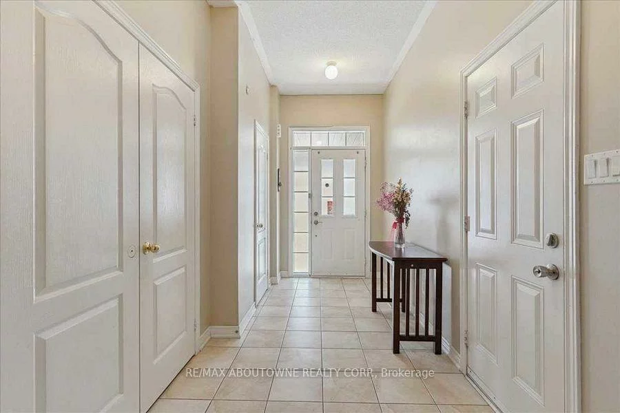 3440, Whilabout, 1001 - BR Bronte, Oakville