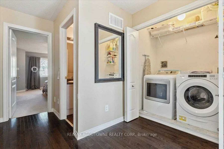 3440, Whilabout, 1001 - BR Bronte, Oakville