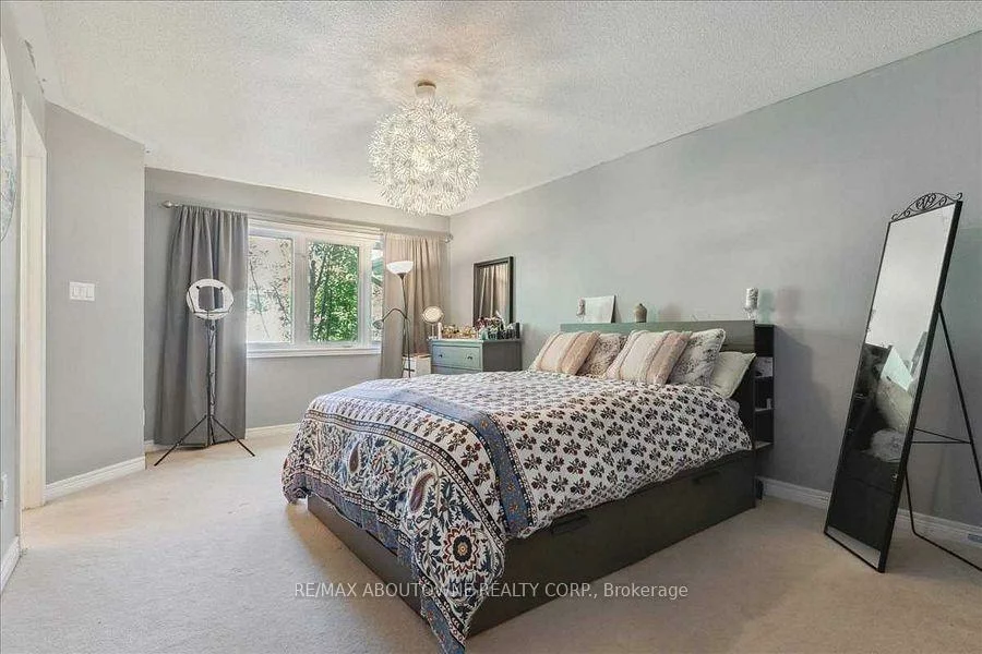 3440, Whilabout, 1001 - BR Bronte, Oakville