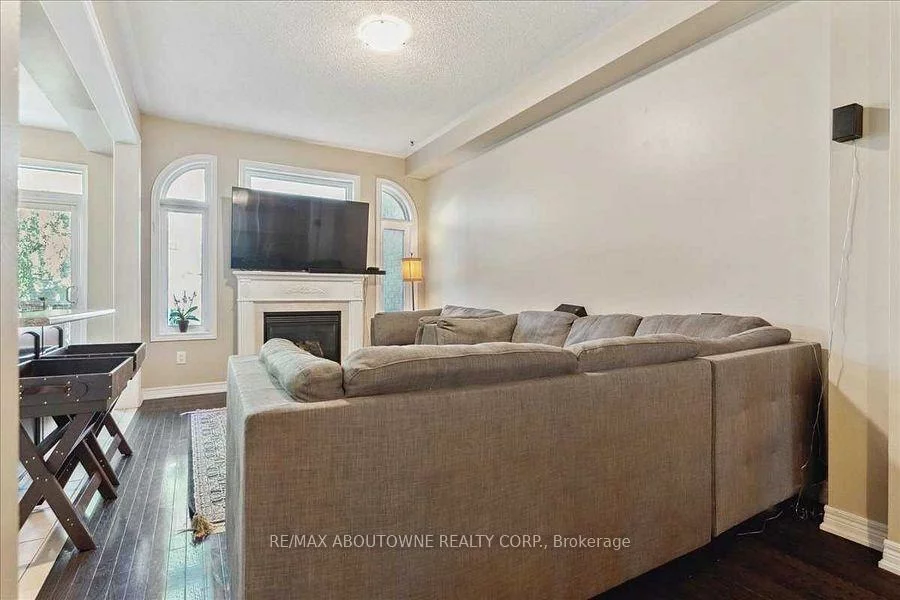 3440, Whilabout, 1001 - BR Bronte, Oakville
