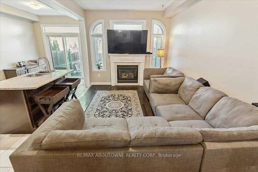 3440, Whilabout, 1001 - BR Bronte, Oakville