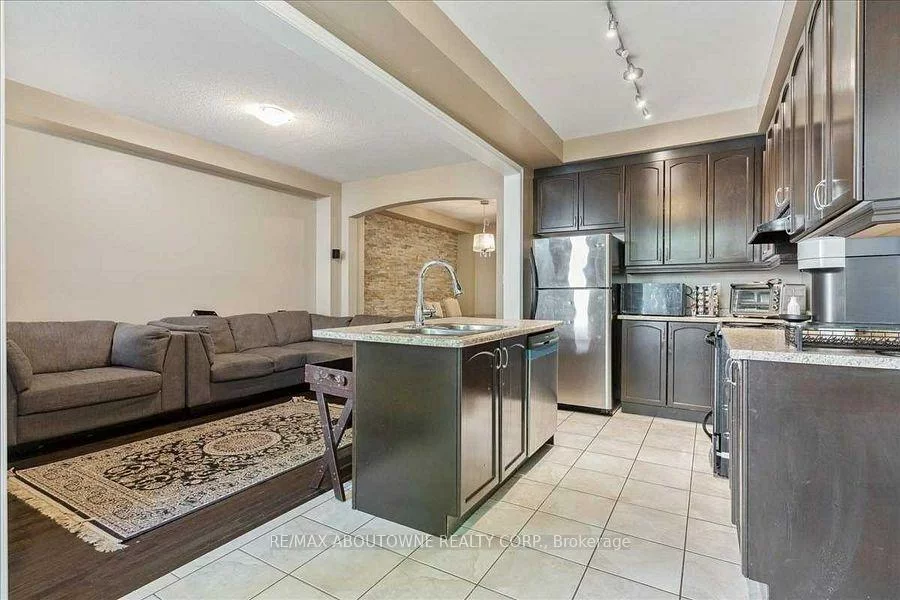 3440, Whilabout, 1001 - BR Bronte, Oakville