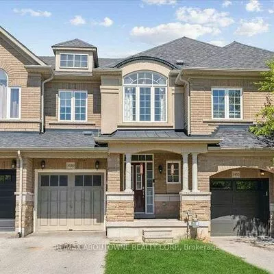 3440, Whilabout, 1001 - BR Bronte, Oakville