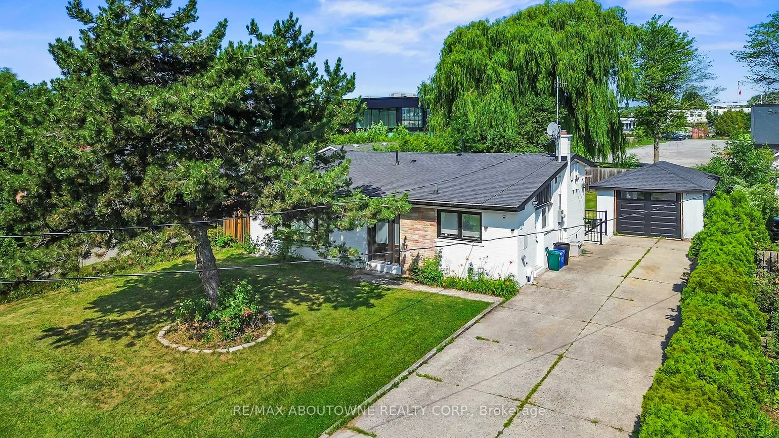 523, Pinegrove, 1020 - WO West, Oakville