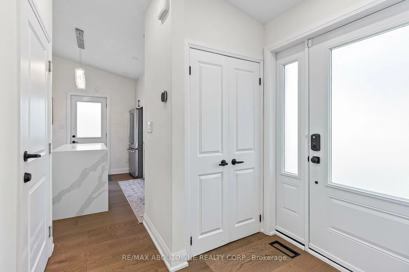 523, Pinegrove, 1020 - WO West, Oakville