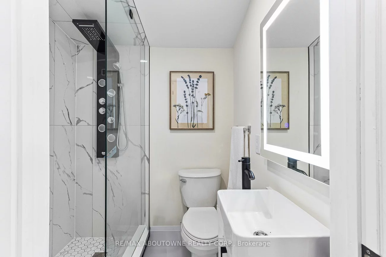 523, Pinegrove, 1020 - WO West, Oakville
