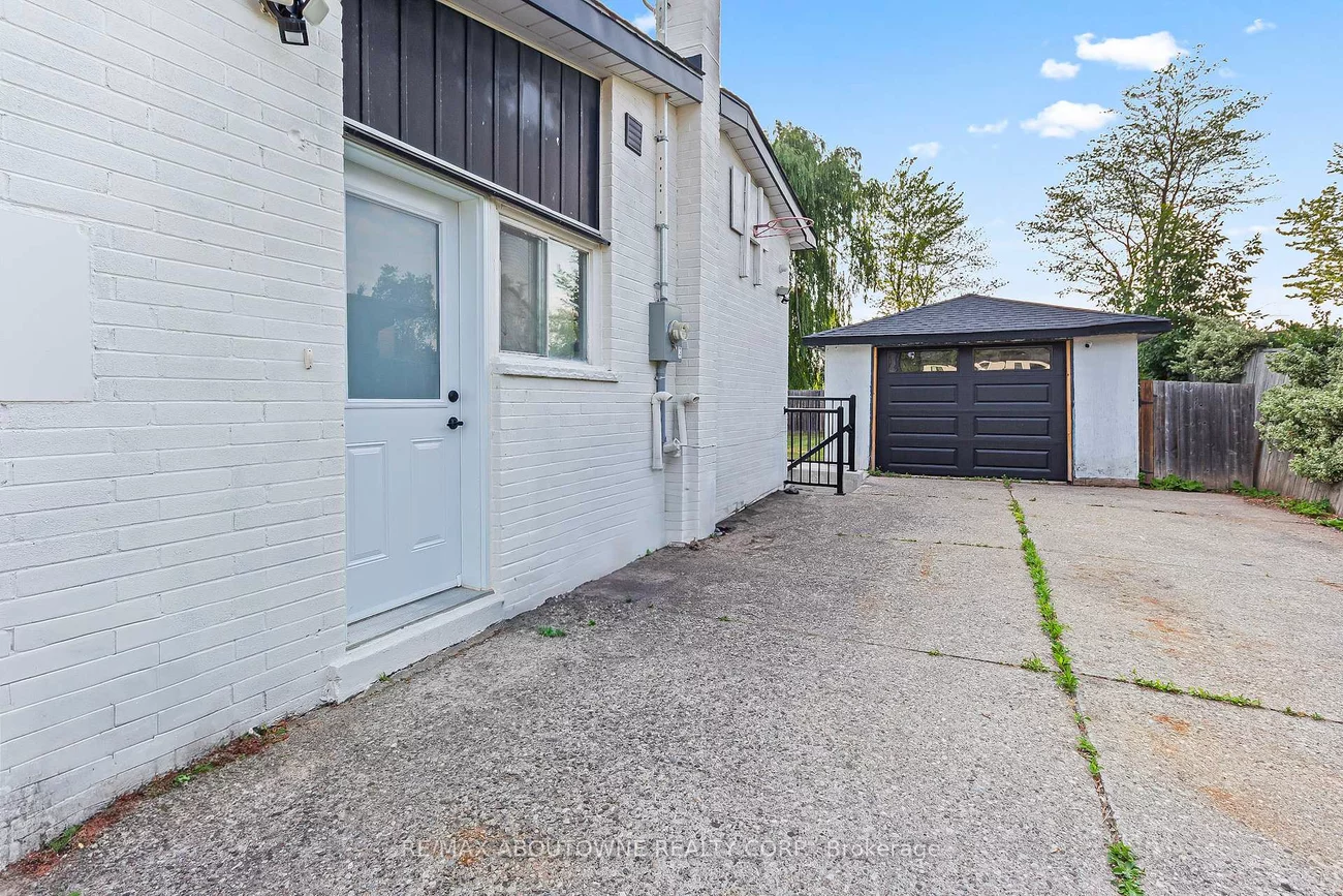 523, Pinegrove, 1020 - WO West, Oakville