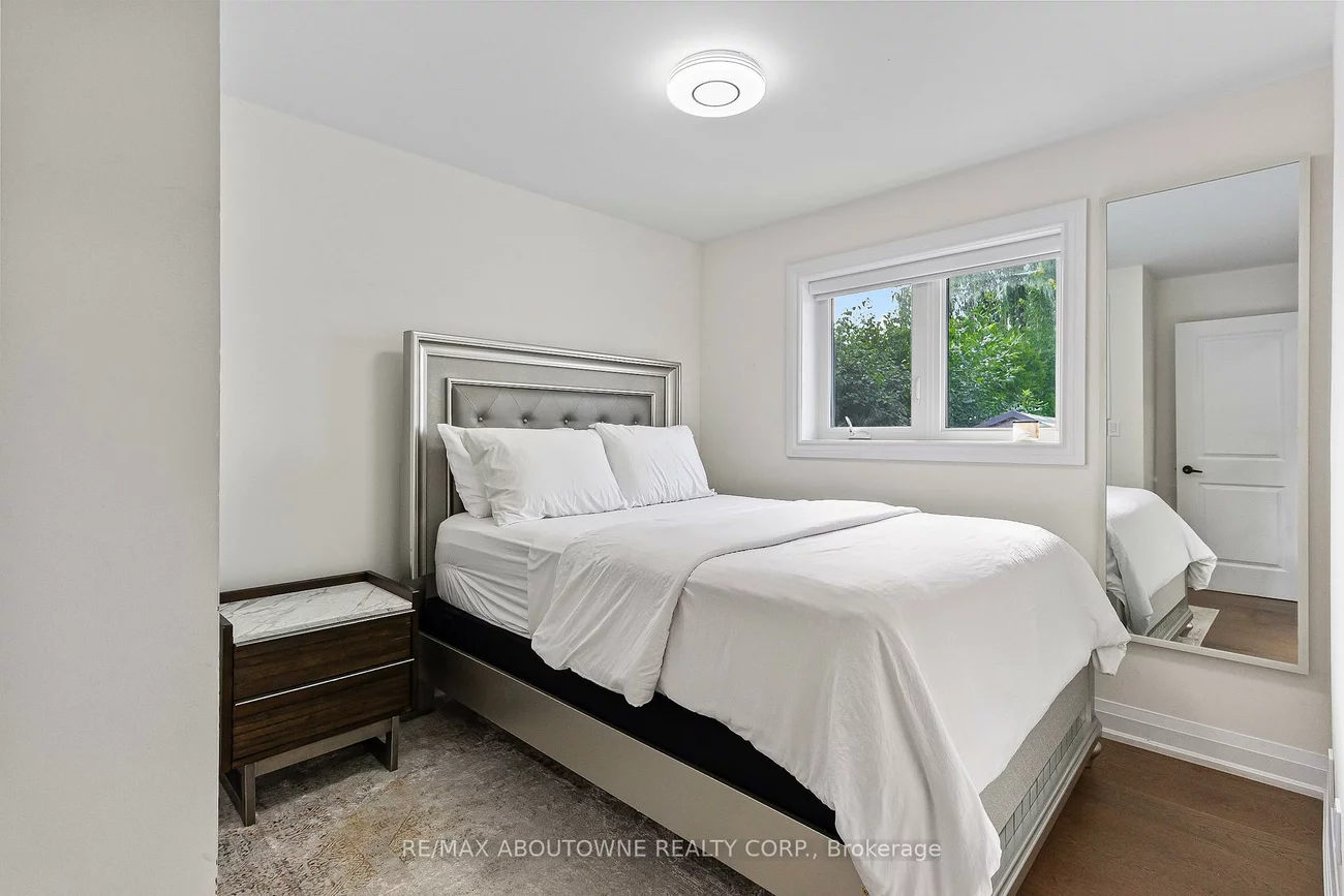 523, Pinegrove, 1020 - WO West, Oakville