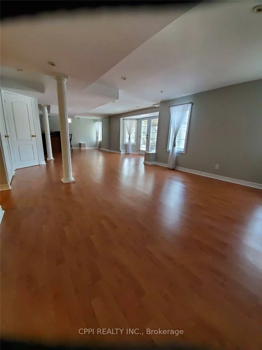 2388, Woodcrest, 1019 - WM Westmount, Oakville