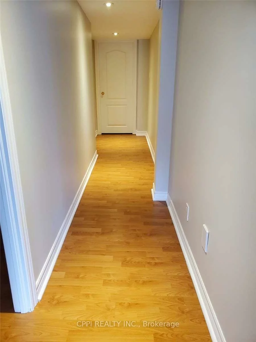2388, Woodcrest, 1019 - WM Westmount, Oakville