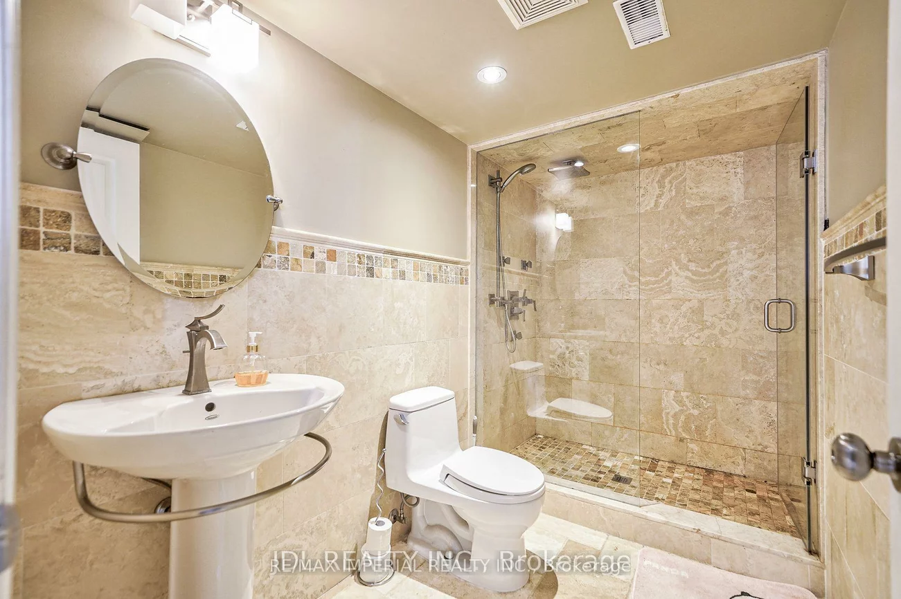 1066, Selby, 1020 - WO West, Oakville