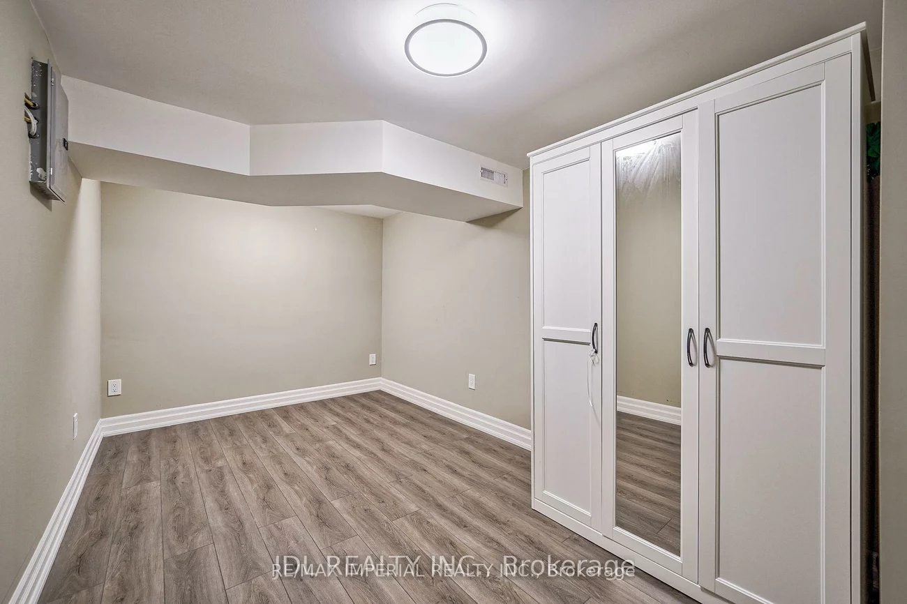 1066, Selby, 1020 - WO West, Oakville