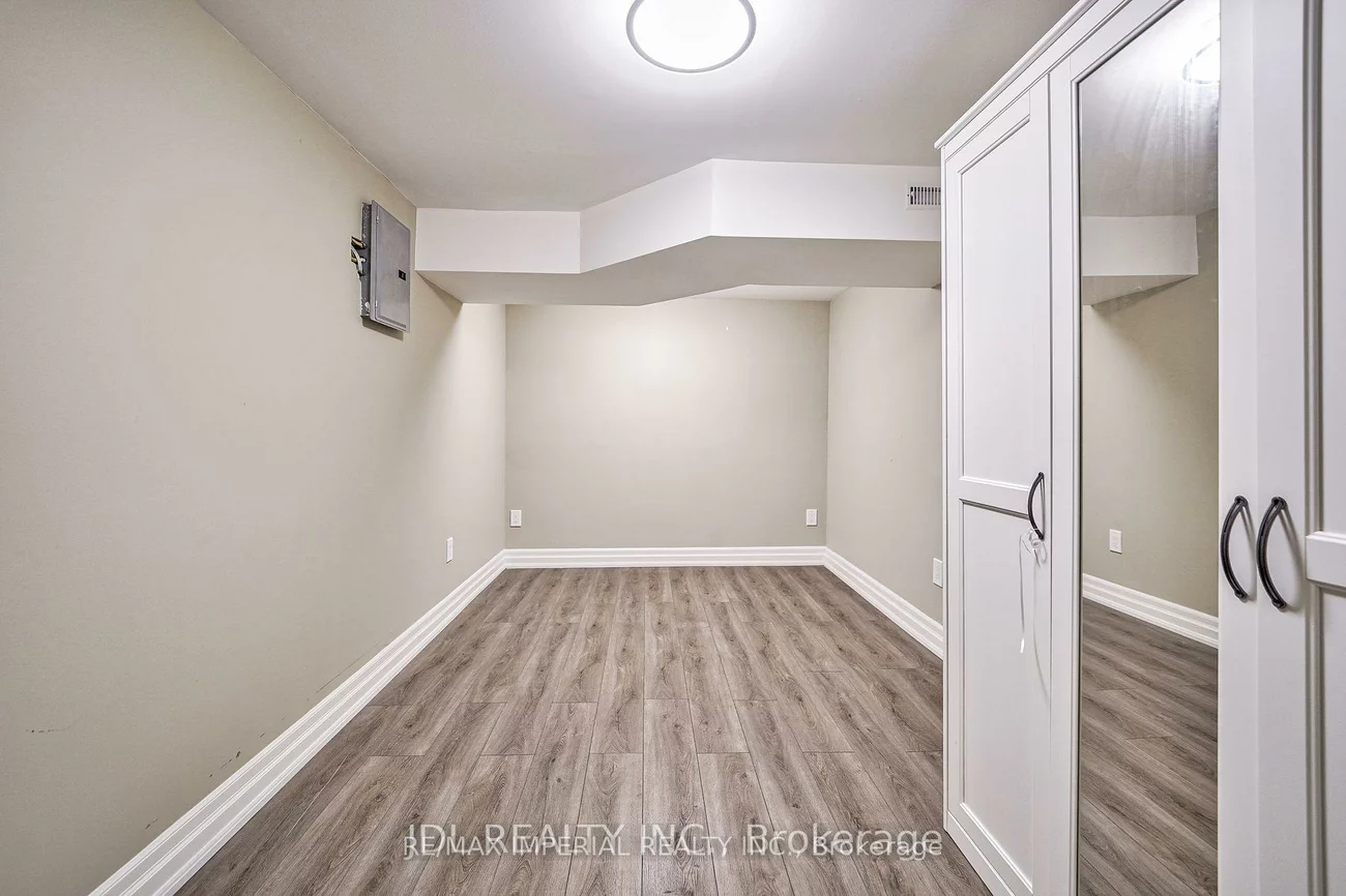 1066, Selby, 1020 - WO West, Oakville