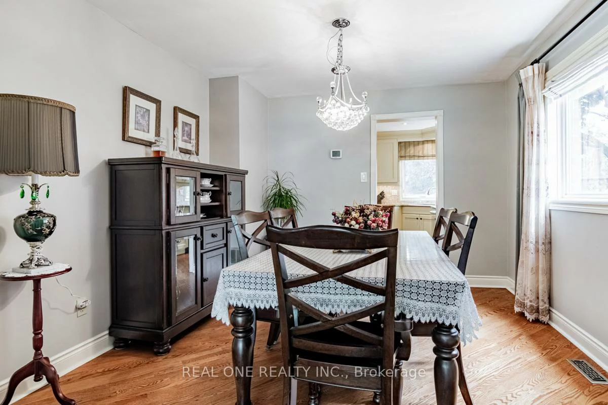 2048, Grand, 1018 - WC Wedgewood Creek, Oakville