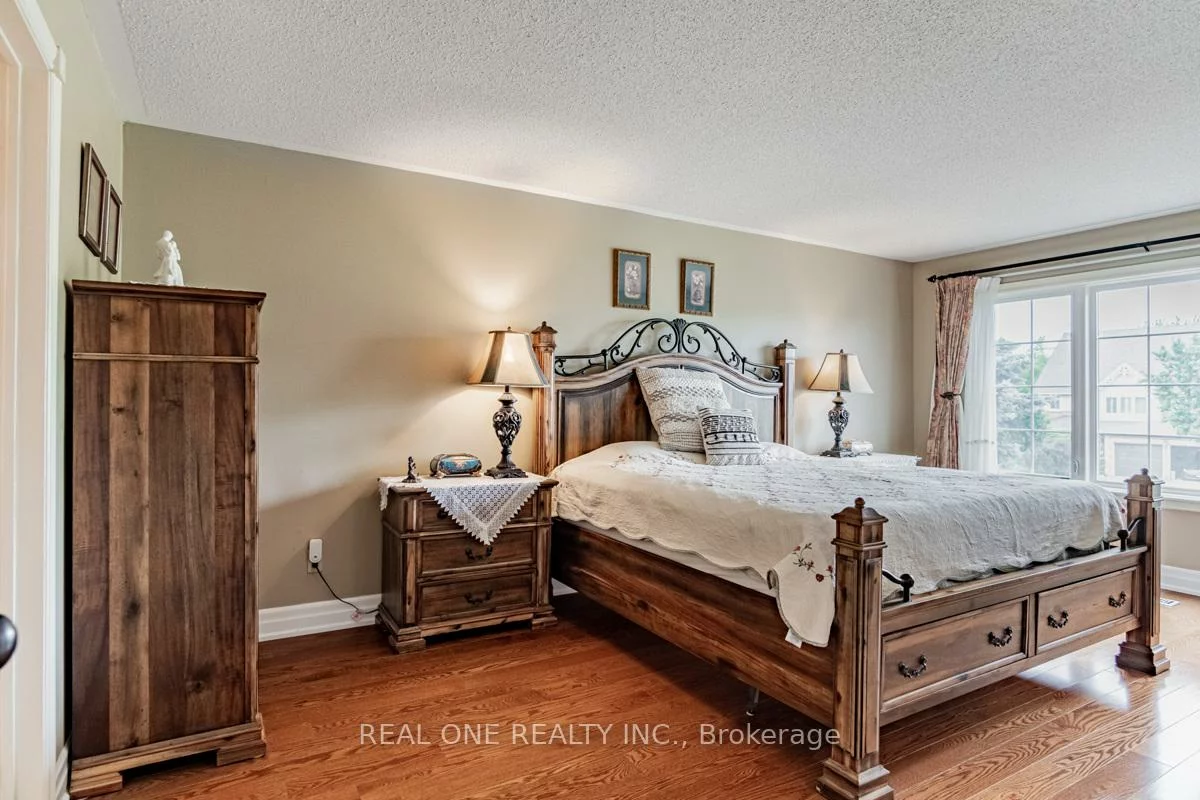 2048, Grand, 1018 - WC Wedgewood Creek, Oakville