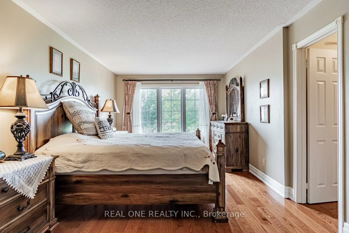 2048, Grand, 1018 - WC Wedgewood Creek, Oakville