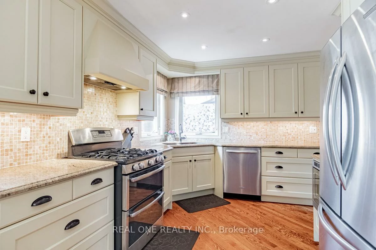 2048, Grand, 1018 - WC Wedgewood Creek, Oakville