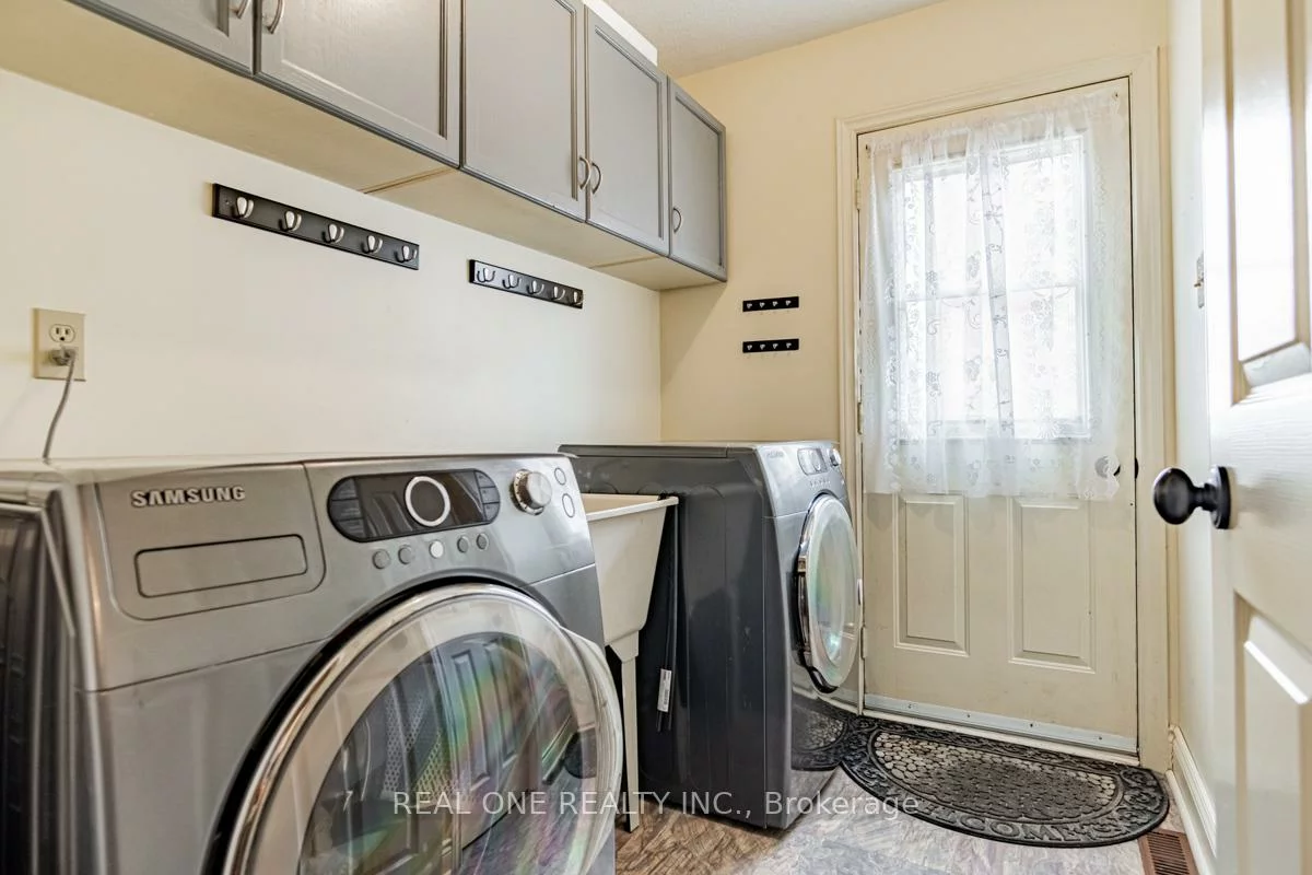 2048, Grand, 1018 - WC Wedgewood Creek, Oakville