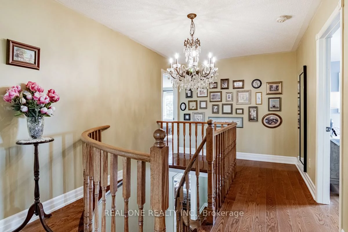 2048, Grand, 1018 - WC Wedgewood Creek, Oakville