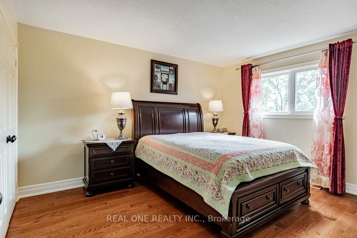 2048, Grand, 1018 - WC Wedgewood Creek, Oakville