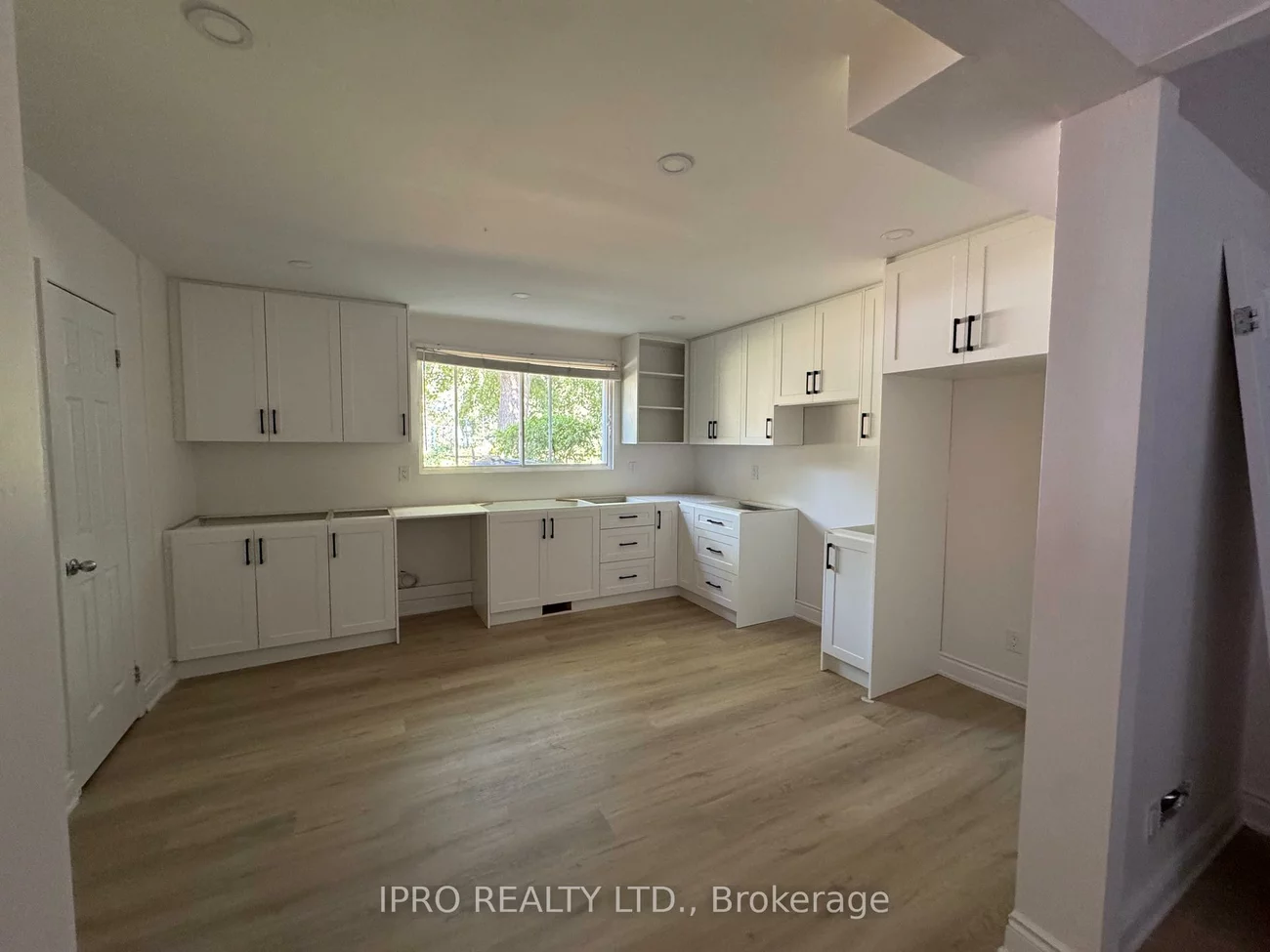 2069, Thornlea, 1001 - BR Bronte, Oakville