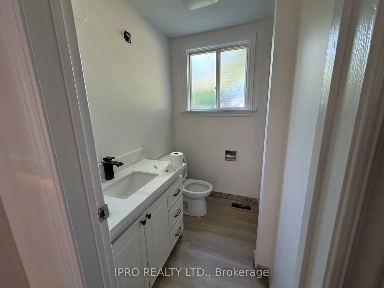 2069, Thornlea, 1001 - BR Bronte, Oakville