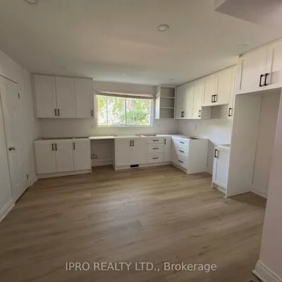 2069, Thornlea, 1001 - BR Bronte, Oakville