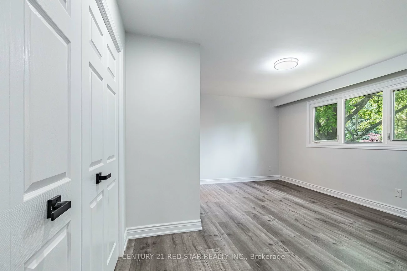 1448, Willowdown, 1017 - SW Southwest, Oakville