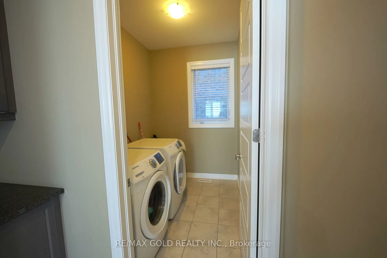 3156, Ernest Appelbe, 1008 - GO Glenorchy, Oakville