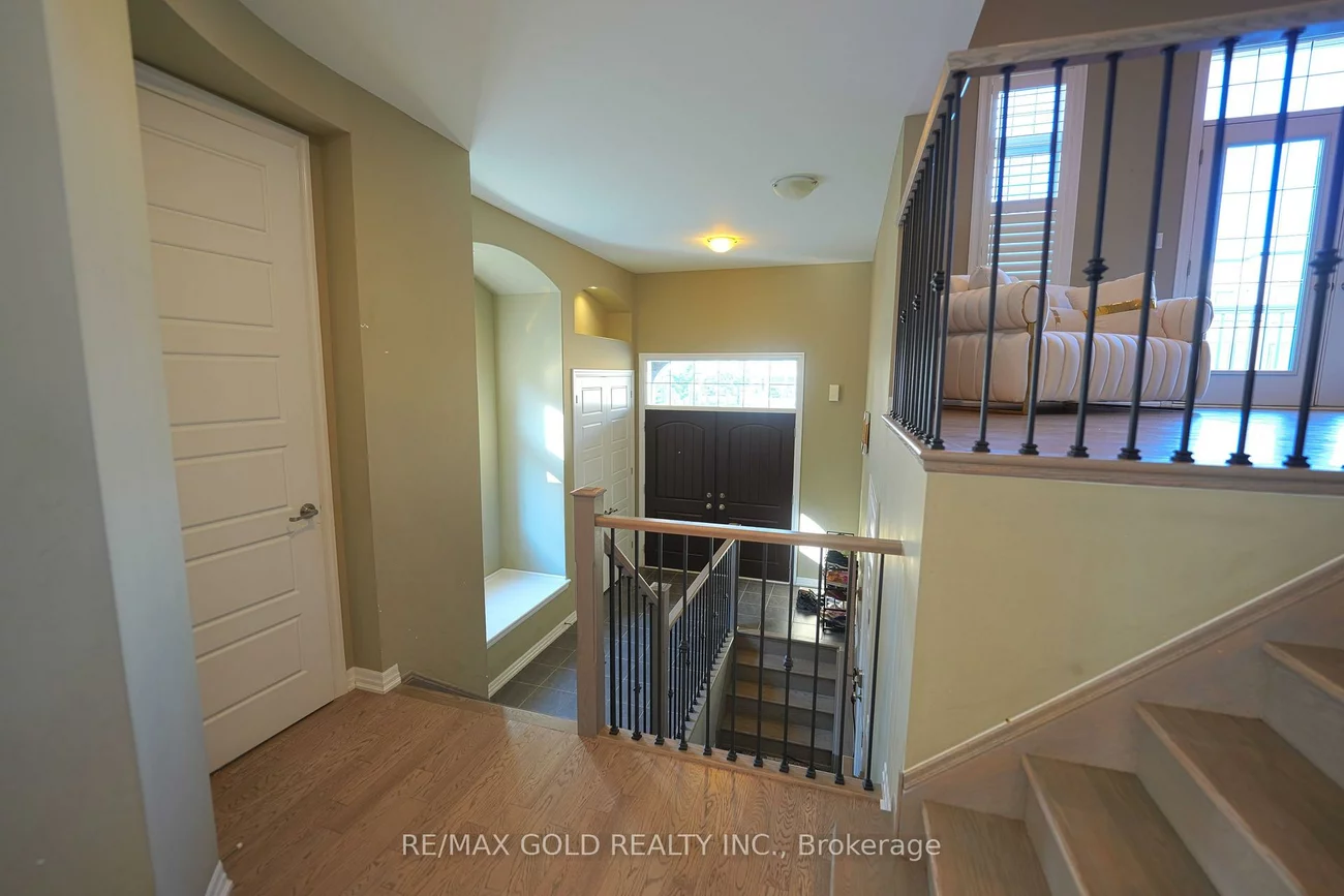3156, Ernest Appelbe, 1008 - GO Glenorchy, Oakville