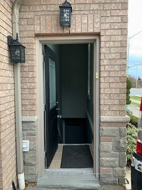 2031, Oxford, 1015 - RO River Oaks, Oakville