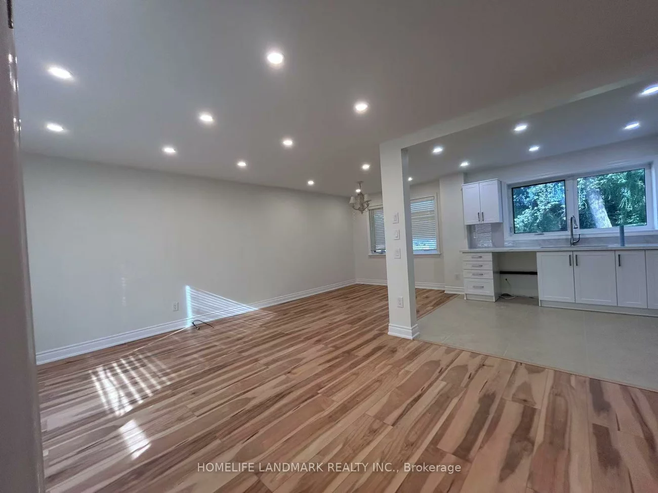 490, Pineland, 1020 - WO West, Oakville