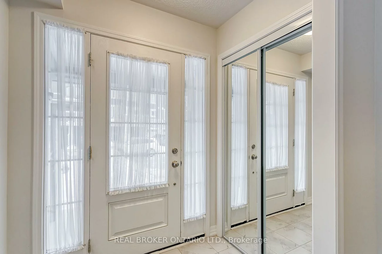 121, Christopher, 1008 - GO Glenorchy, Oakville
