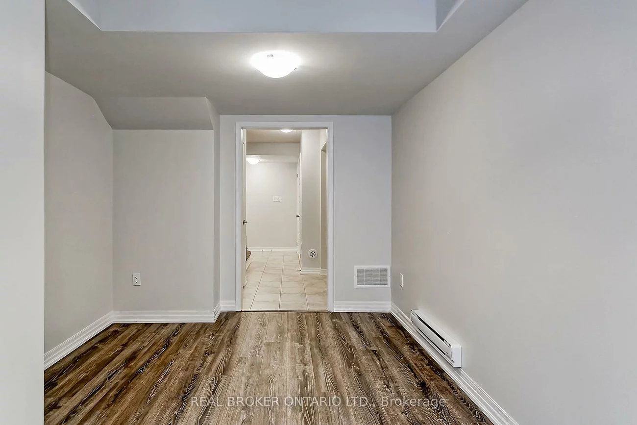 121, Christopher, 1008 - GO Glenorchy, Oakville