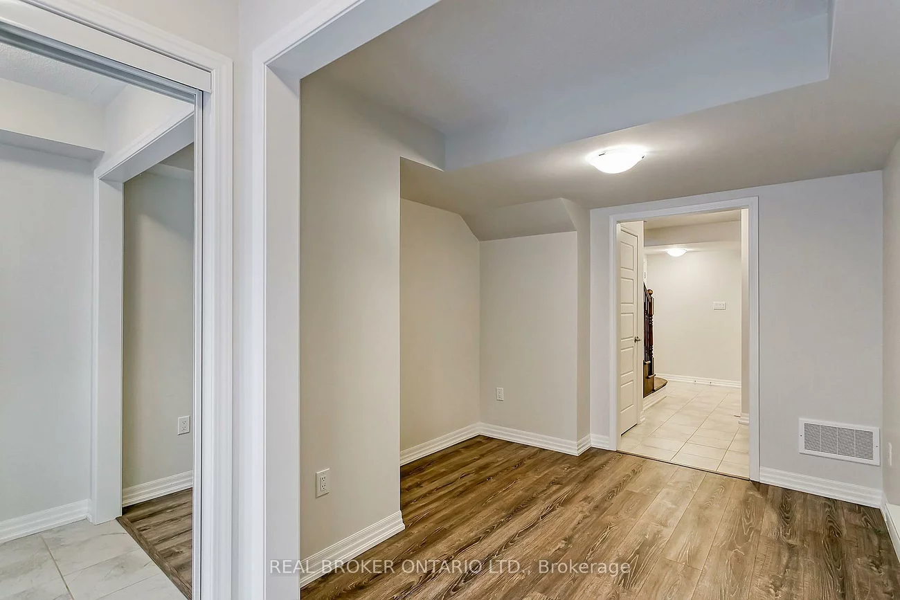121, Christopher, 1008 - GO Glenorchy, Oakville