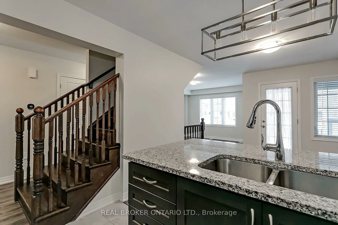121, Christopher, 1008 - GO Glenorchy, Oakville