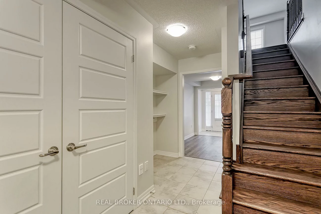 121, Christopher, 1008 - GO Glenorchy, Oakville