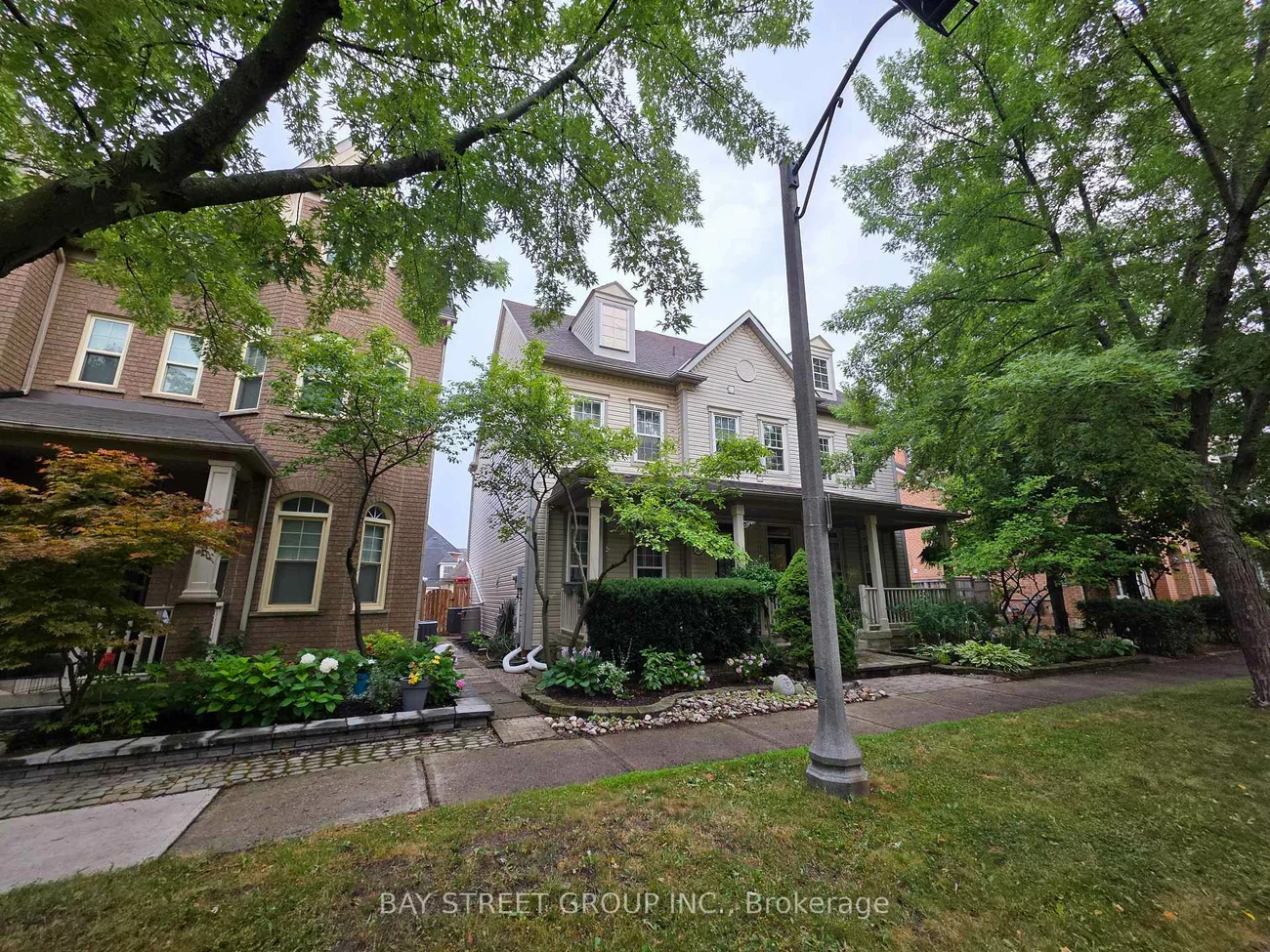 182, Gatwick, 1015 - RO River Oaks, Oakville