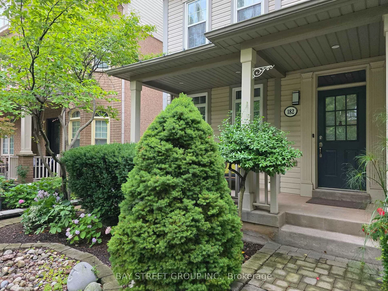 182, Gatwick, 1015 - RO River Oaks, Oakville