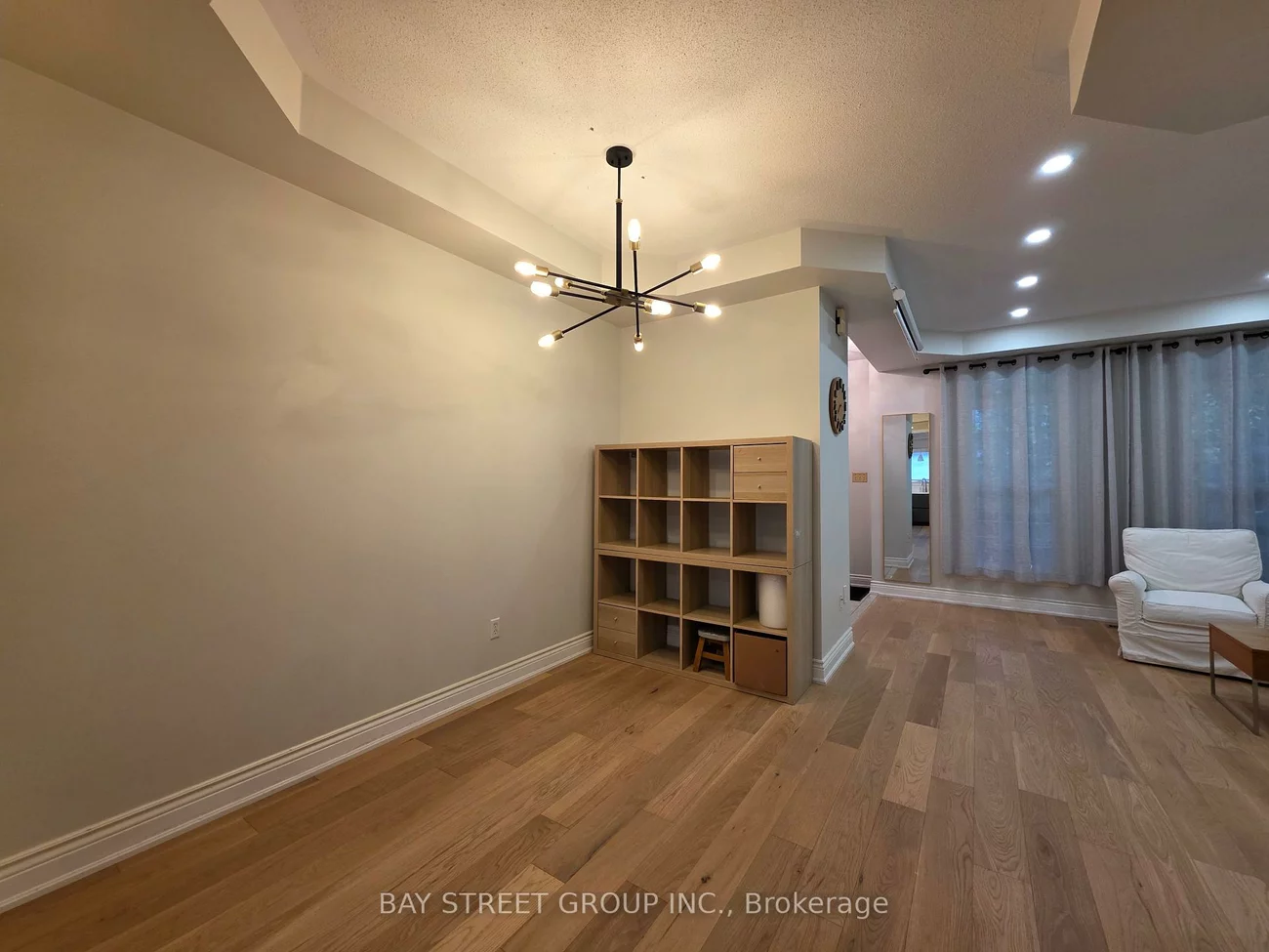 182, Gatwick, 1015 - RO River Oaks, Oakville