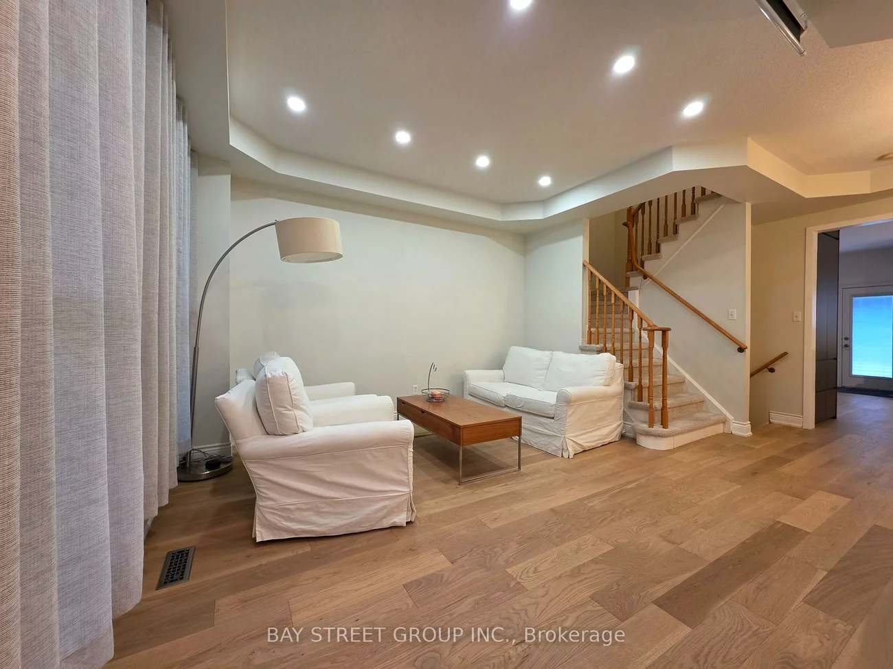 182, Gatwick, 1015 - RO River Oaks, Oakville