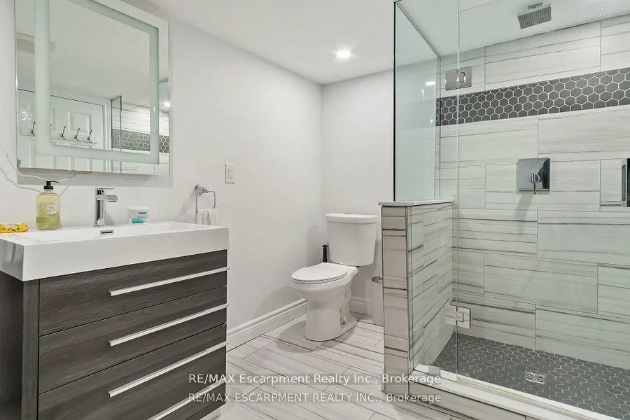 354, Bartos, 1002 - CO Central, Oakville