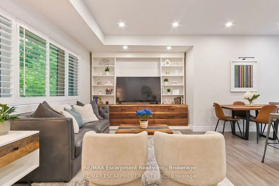 354, Bartos, 1002 - CO Central, Oakville