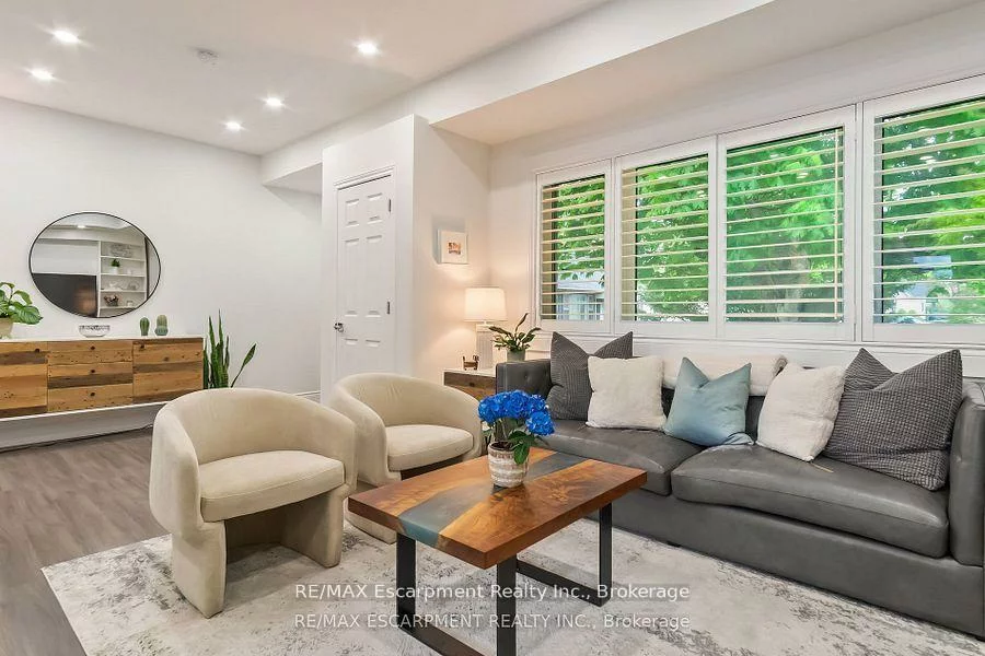 354, Bartos, 1002 - CO Central, Oakville