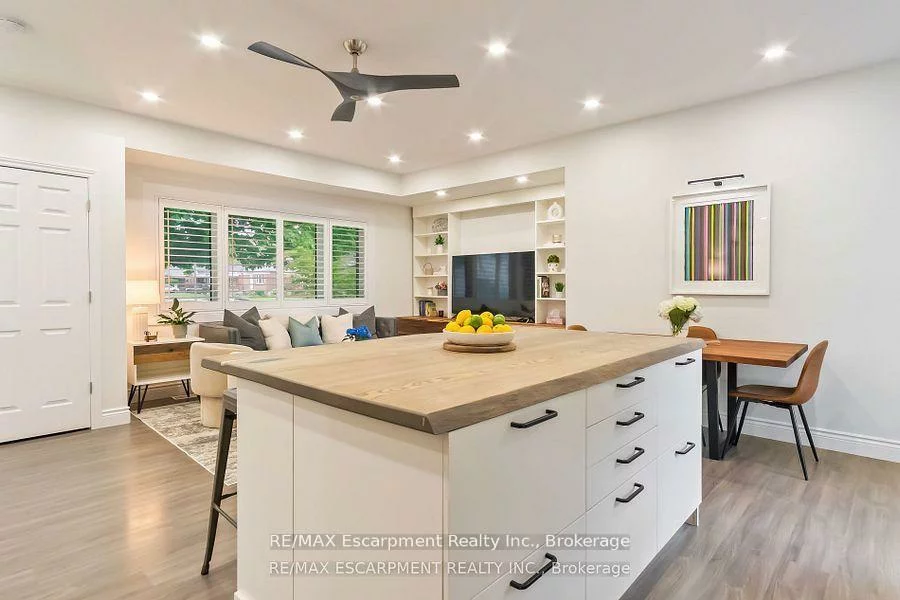 354, Bartos, 1002 - CO Central, Oakville