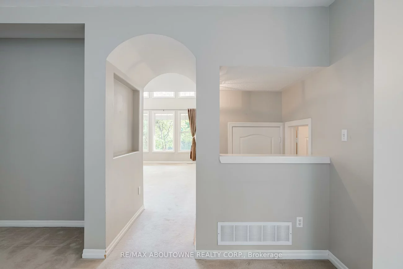 2245, RIVERDALE, 1022 - WT West Oak Trails, Oakville