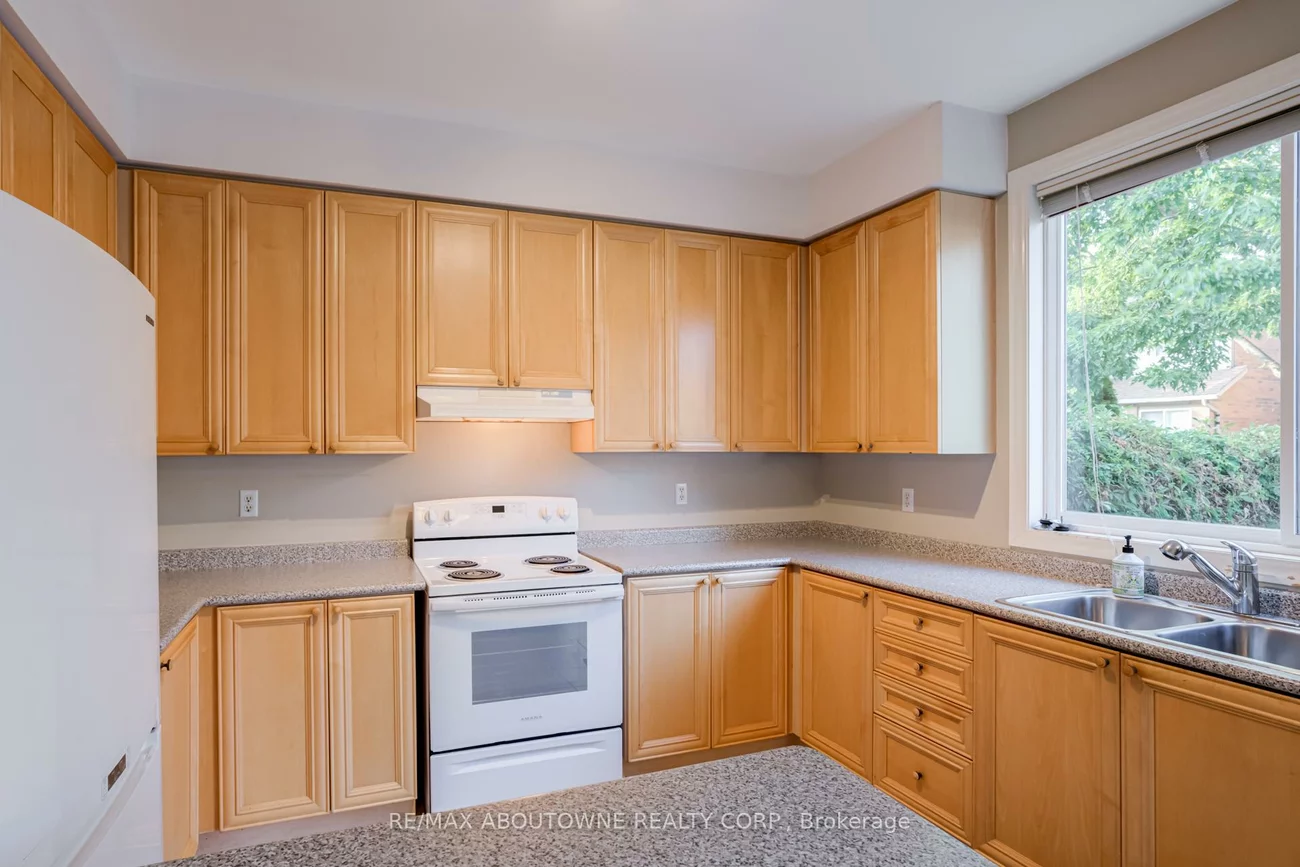 2245, RIVERDALE, 1022 - WT West Oak Trails, Oakville